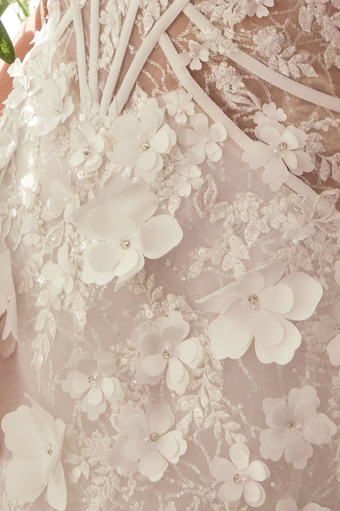 Gwenyth | Short Ivory Dress with Floral Appliqué