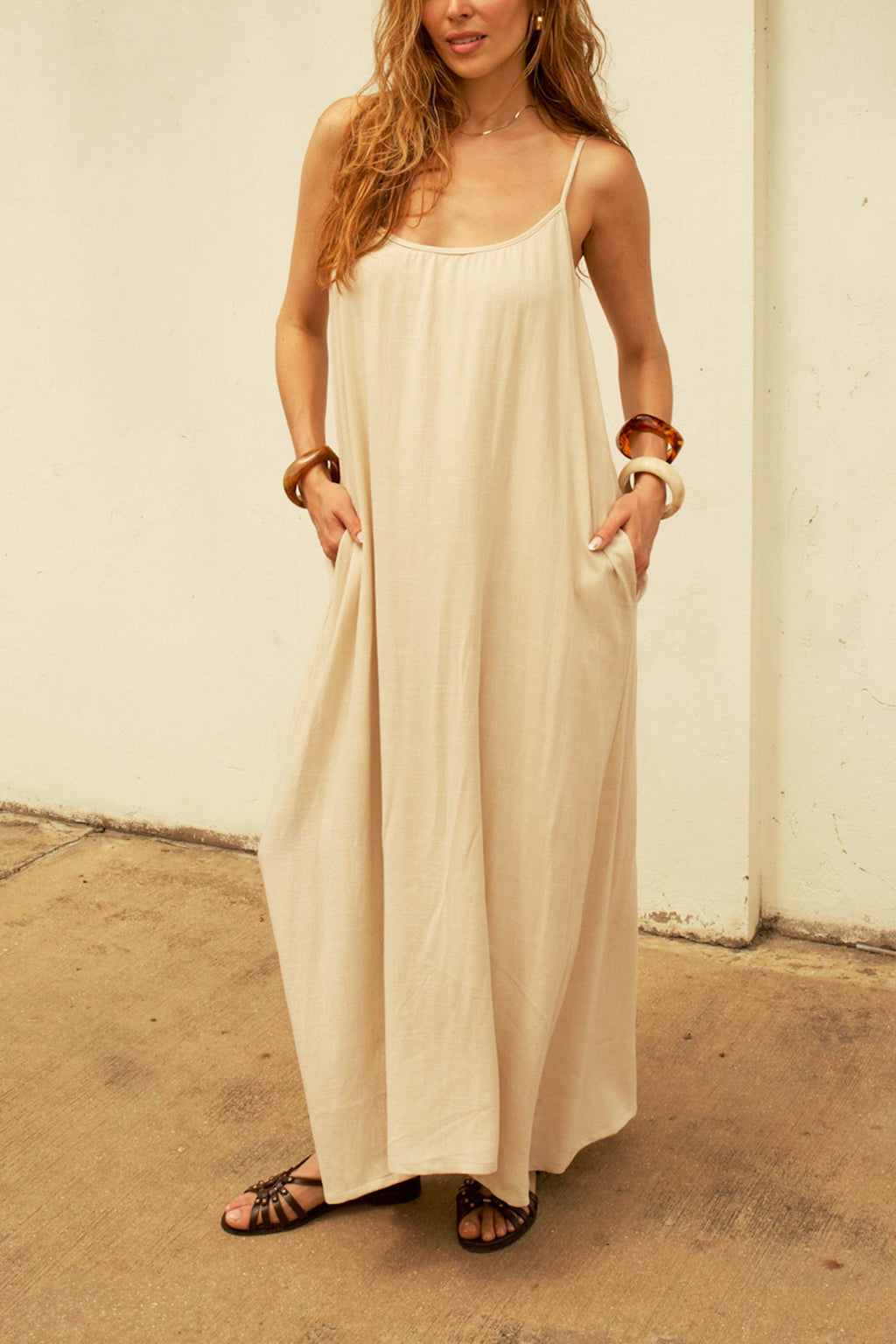 Isabela Dress Beige | Flowy Maxi Dress with Pockets and Ajustable Straps by Dailystory