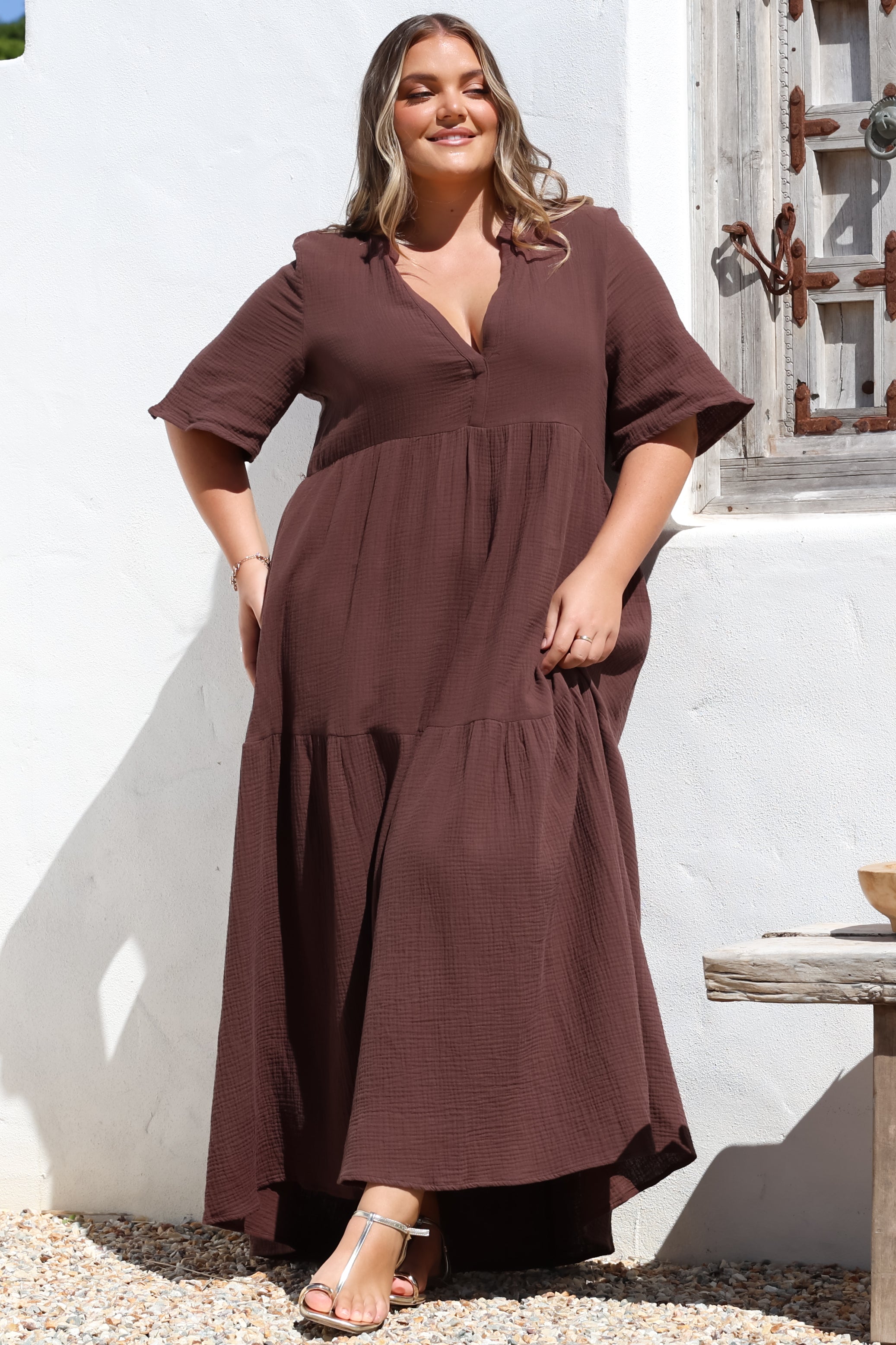 Laysa Maxi Dress - Mandarin Collar Short Sleeve Dress in Chocolate
