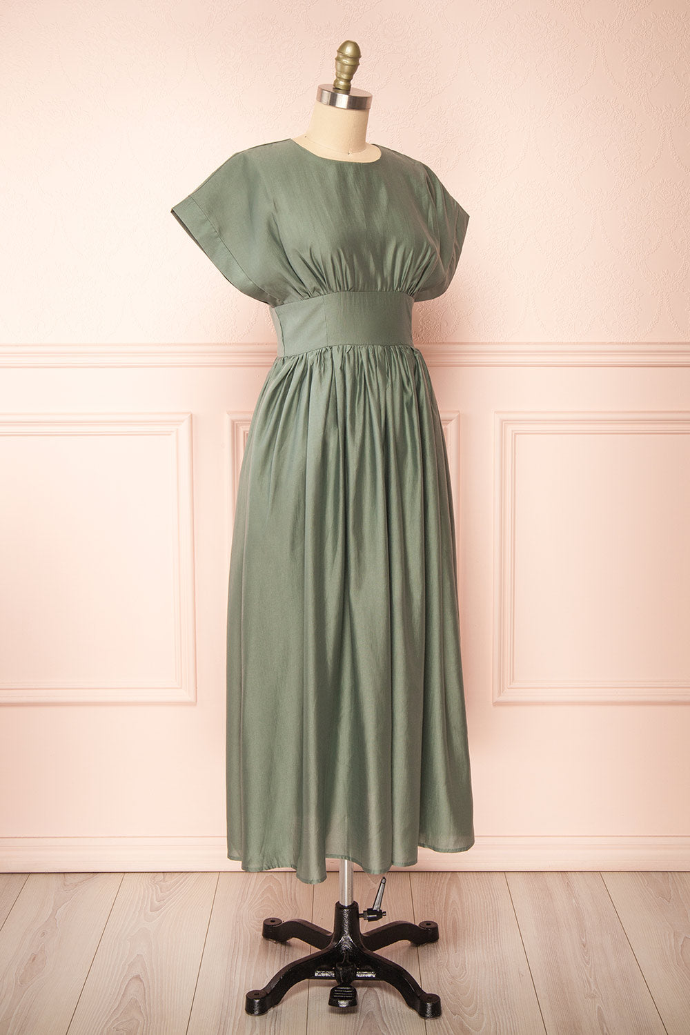 Miriel | Sage Midi Dress w/ Short Sleeves