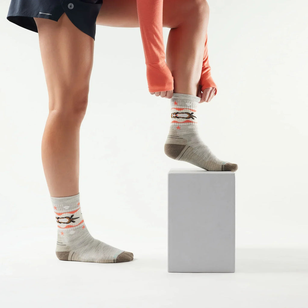 Smartwool - Hike Light Cushion Otter Float Crew Socks - Women's  - Ash