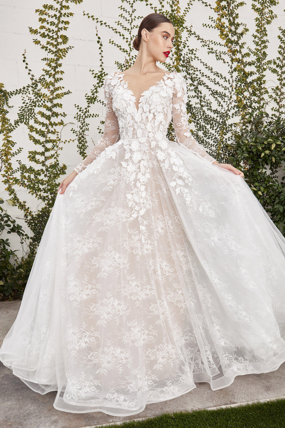 Anaissa | Long Sleeve Backless Wedding Gown w/ Train