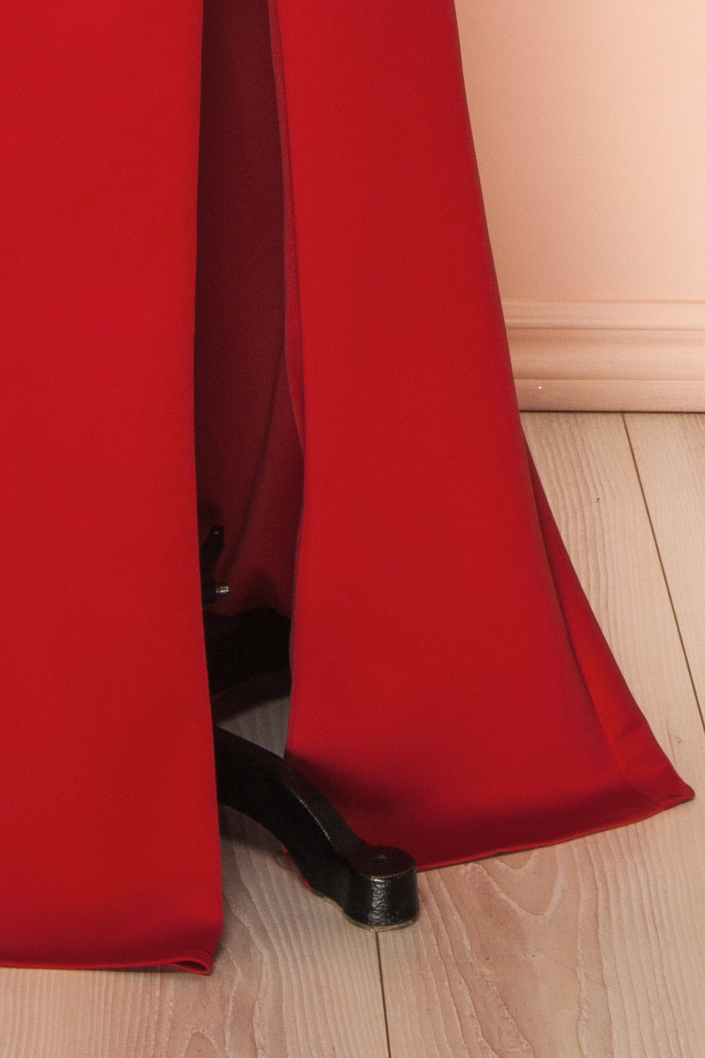 Ailsa Red | Strapless Gown with High Slit