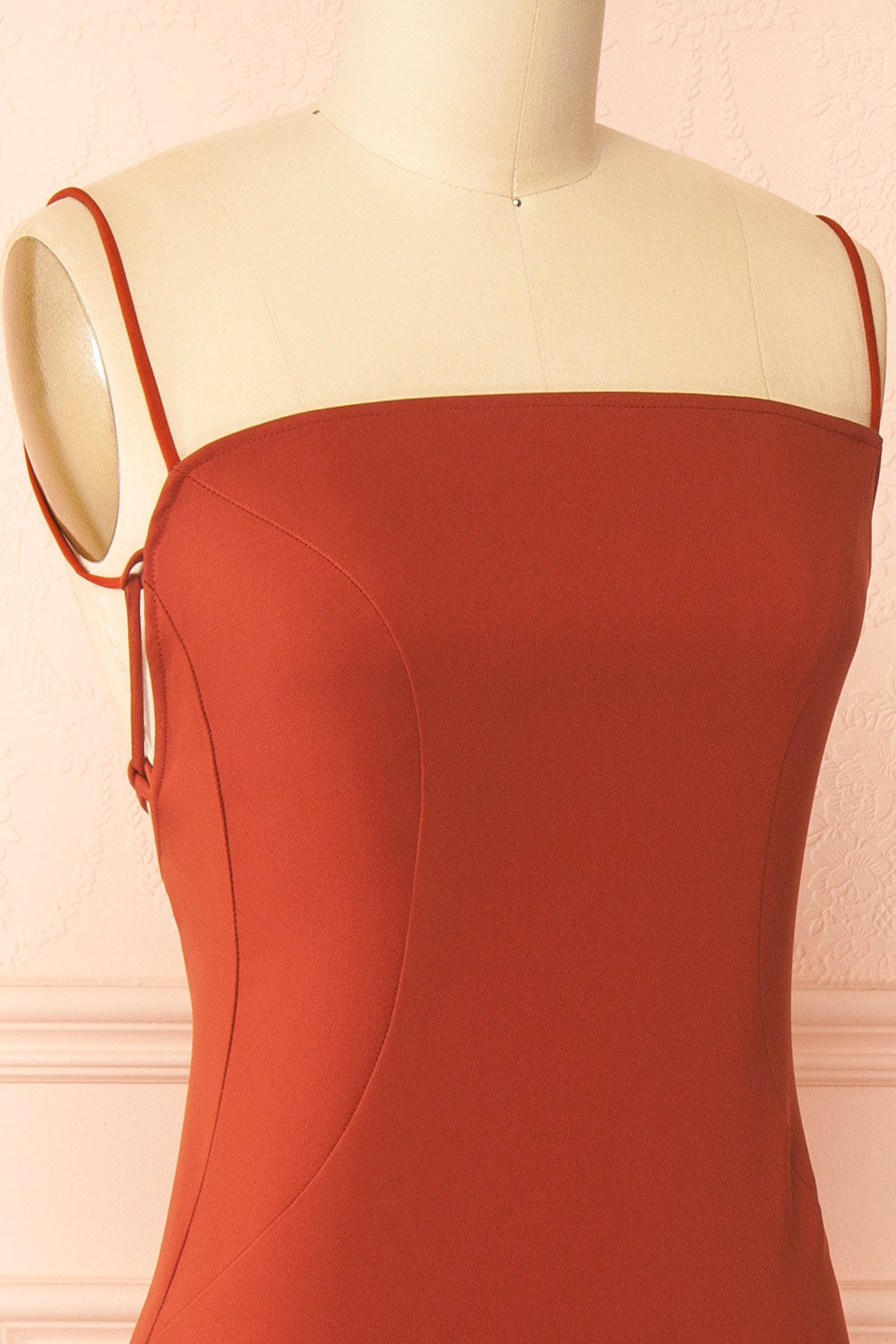 Arannia Rust | Fitted Midi Dress with Laced Back by Arti Gogna