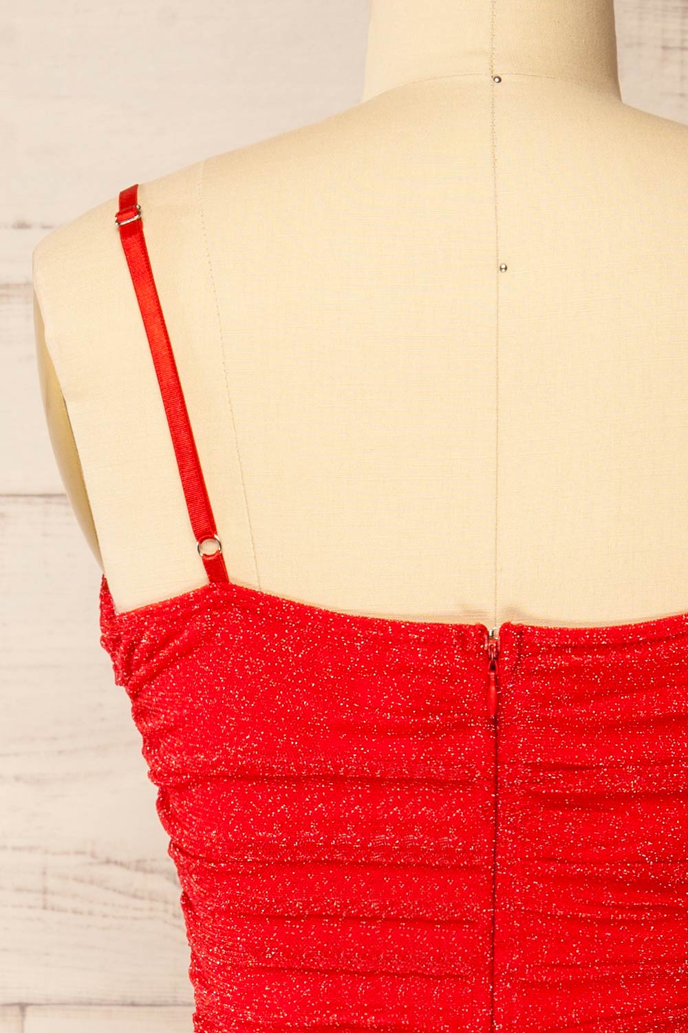 Baku Red | Fitted Ruched Sparkly Midi Dress