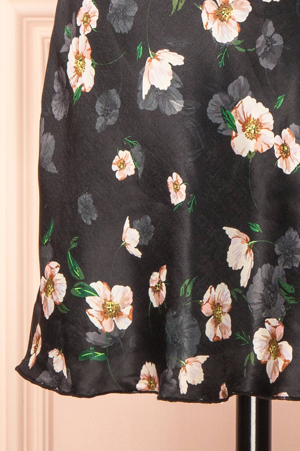 Dalilah | Short Floral Dress with Open Back