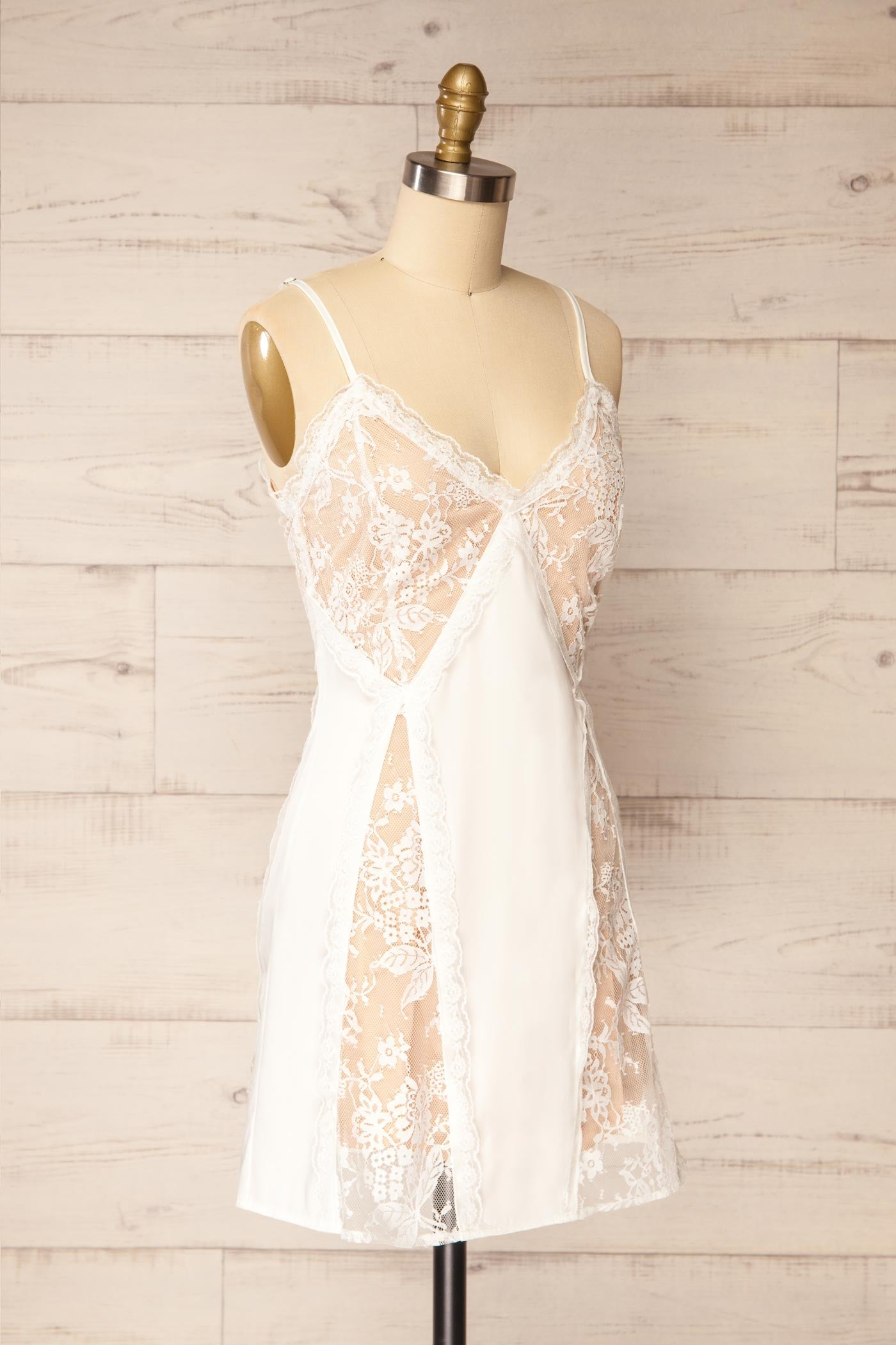 Eboli | White Lace Short Dress with Beige Lining