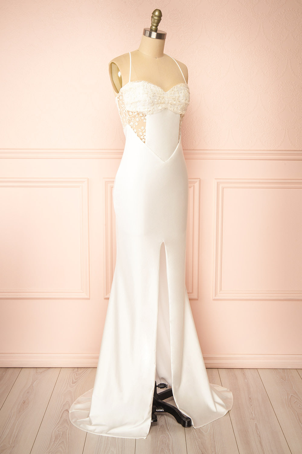 Elaria Ivory | Embroidered Fitted Wedding Dress with Slit by Arti Gogna