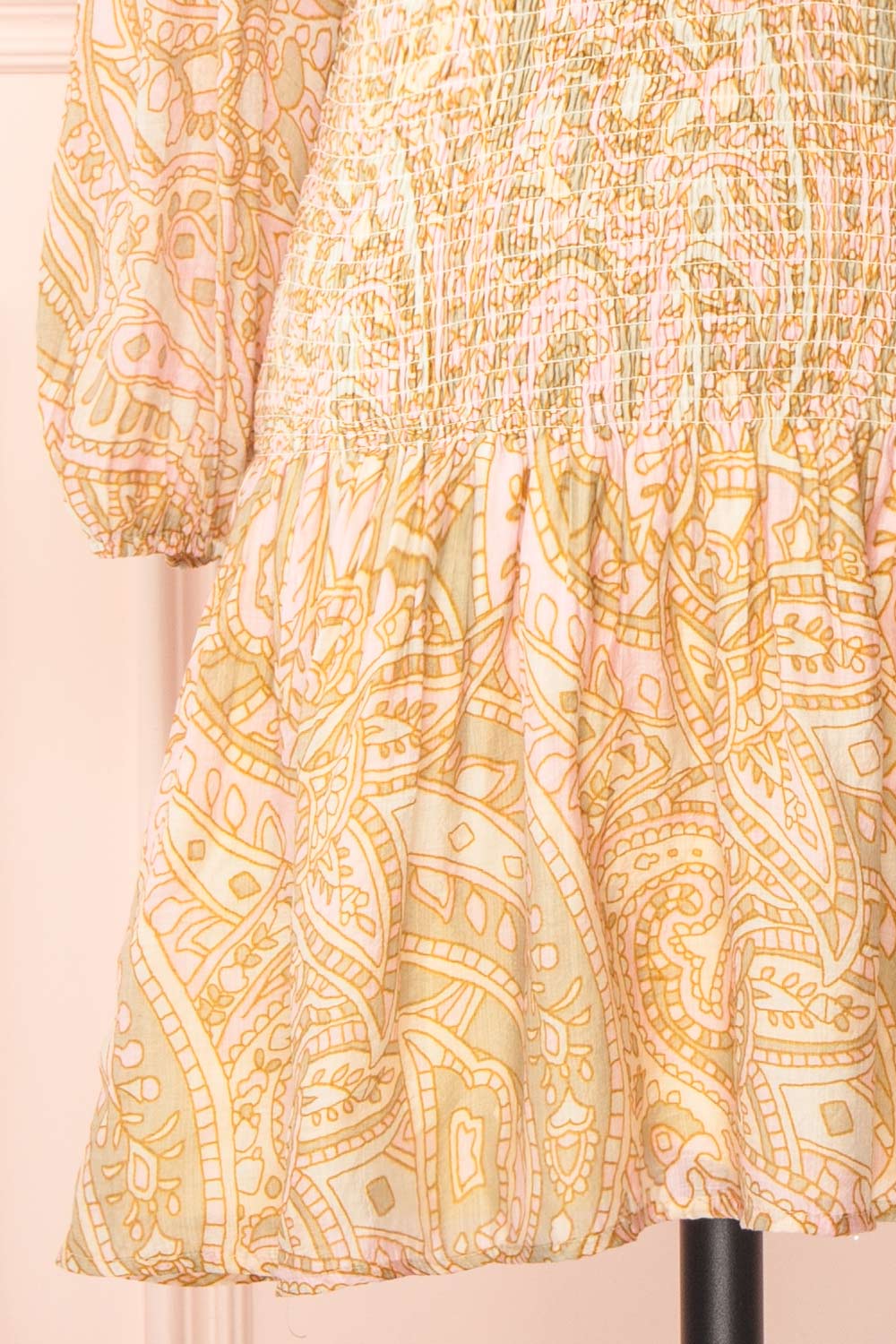 Freela | Short Paisely Patterned V-Neck Dress