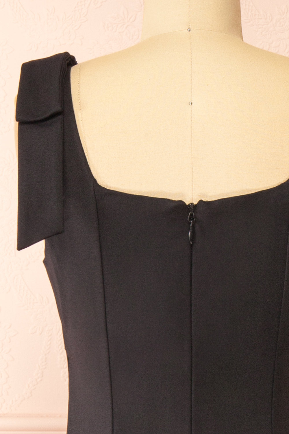 Gaile Black | Shoulder Tie Midi Dress