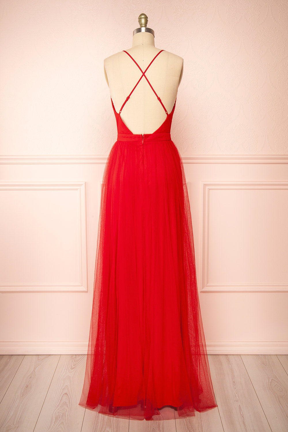 Ilaria Red | Tulle Gown w/ Plunging Neckline