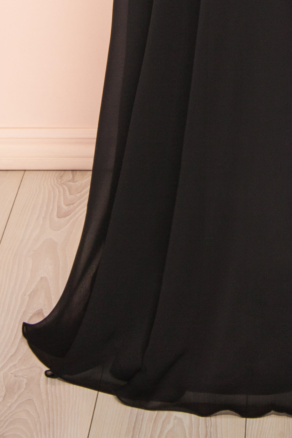 Janie Black | Chiffon Maxi Dress with Sweetheart Neckline and Scarf