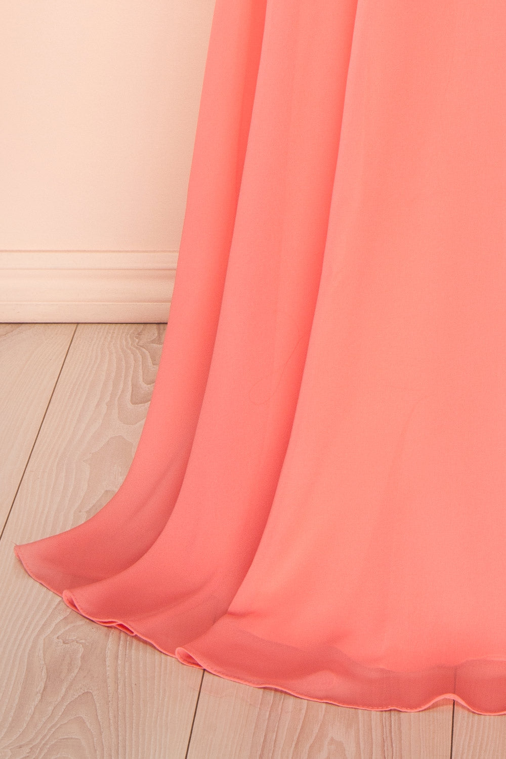 Janie Coral | Chiffon Maxi Dress with Sweetheart Neckline and Scarf