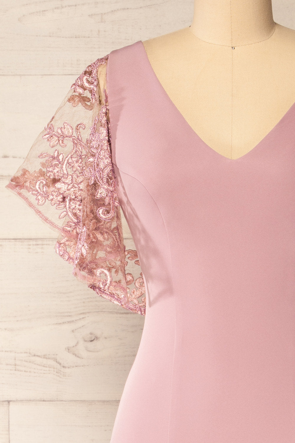 Myrania Mauve | Fitted Midi Dress with Embroidered Sleeves by Arti Gogna