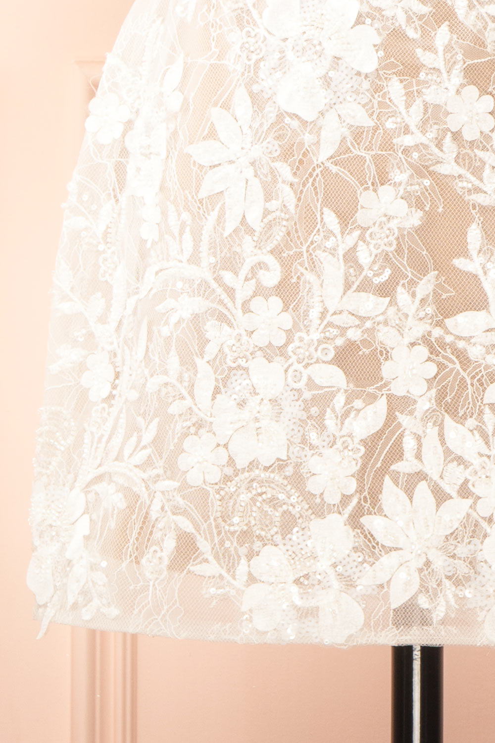 Nalah | White Short Corset Dress with Appliqués
