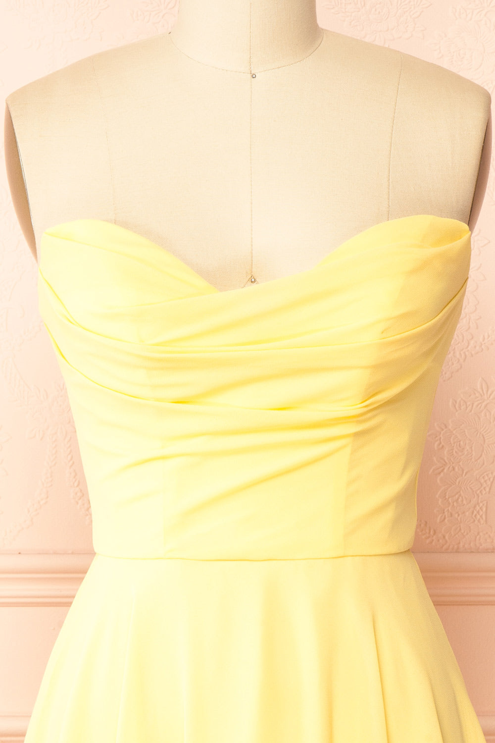Tamy Light Yellow | Short Chiffon Dress with Sweetheart Neckline