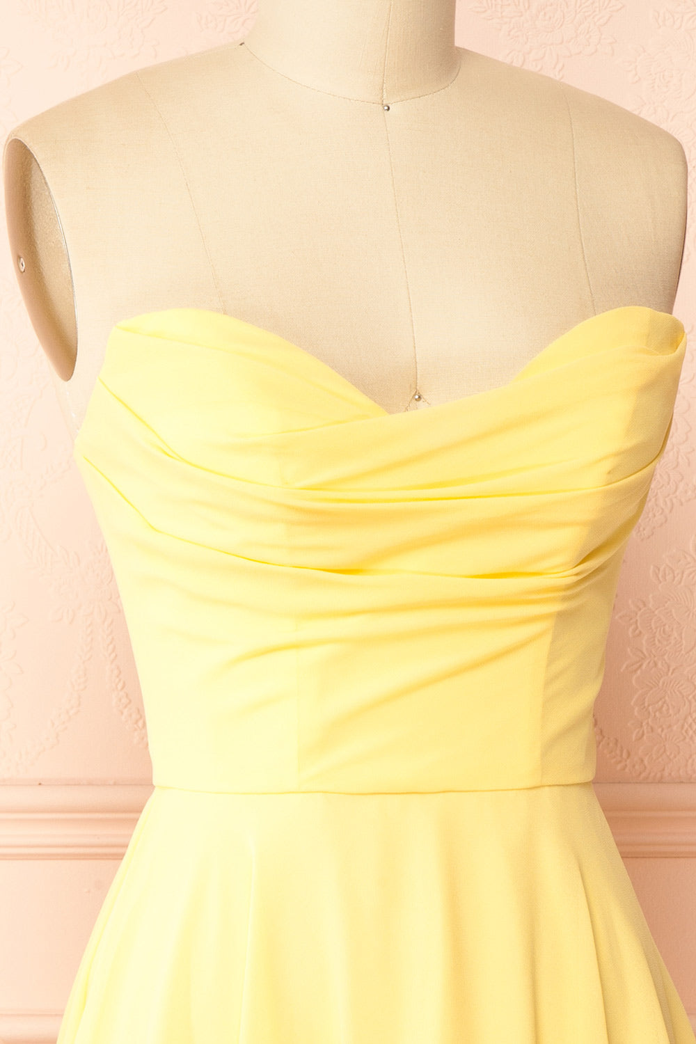 Tamy Light Yellow | Short Chiffon Dress with Sweetheart Neckline