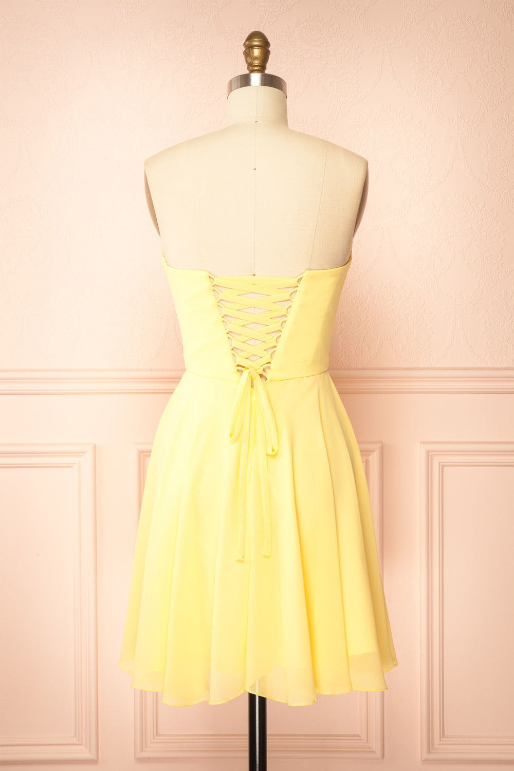 Tamy Light Yellow | Short Chiffon Dress with Sweetheart Neckline