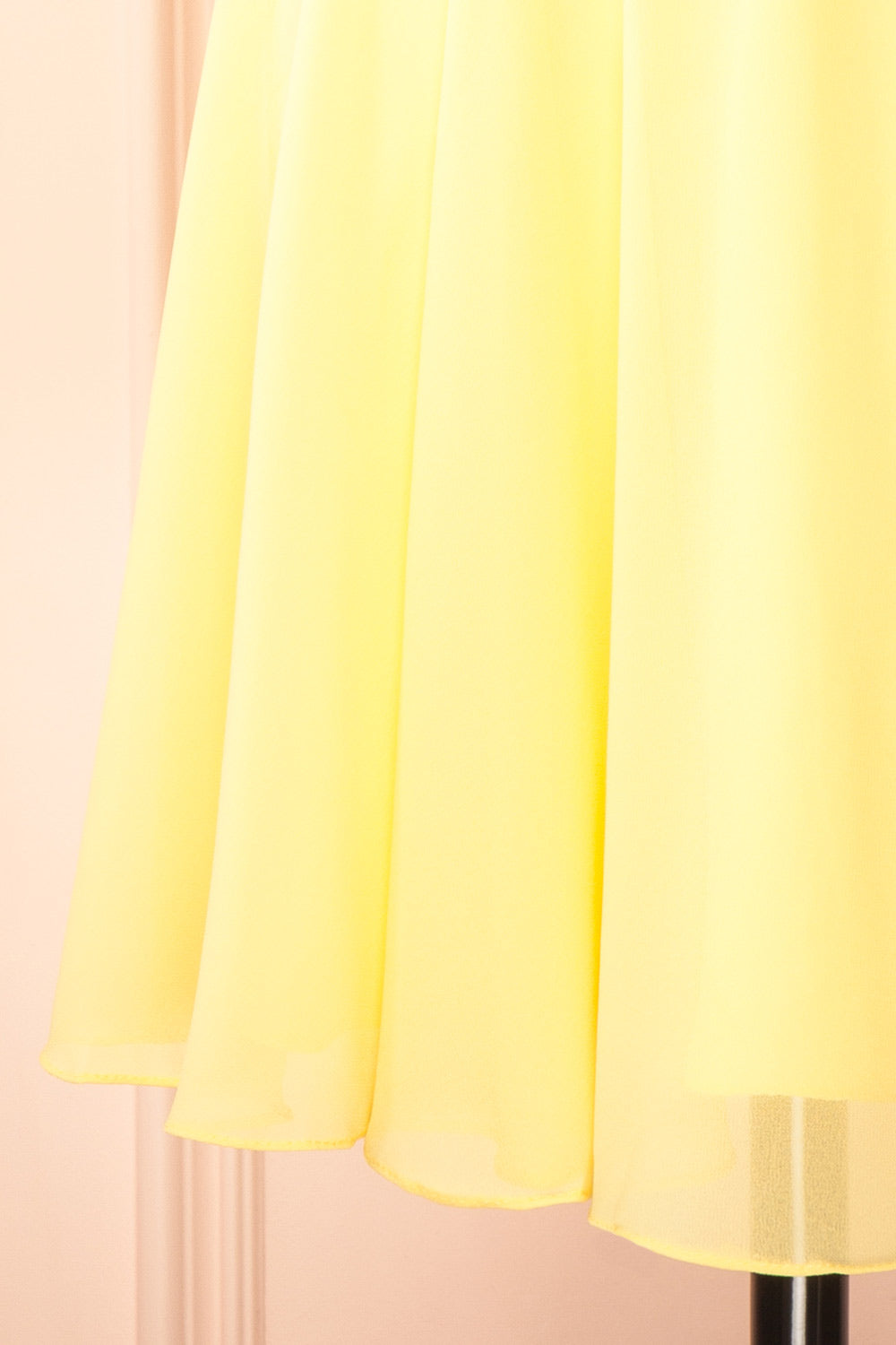 Tamy Light Yellow | Short Chiffon Dress with Sweetheart Neckline