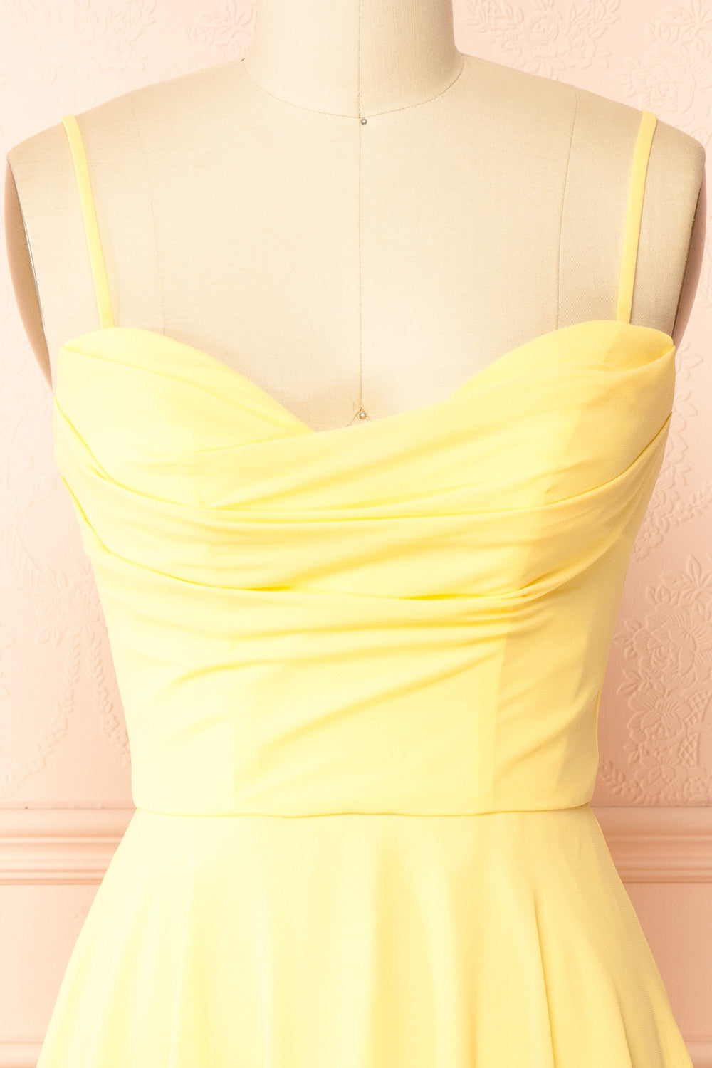 Tamy Light Yellow | Short Chiffon Dress with Sweetheart Neckline