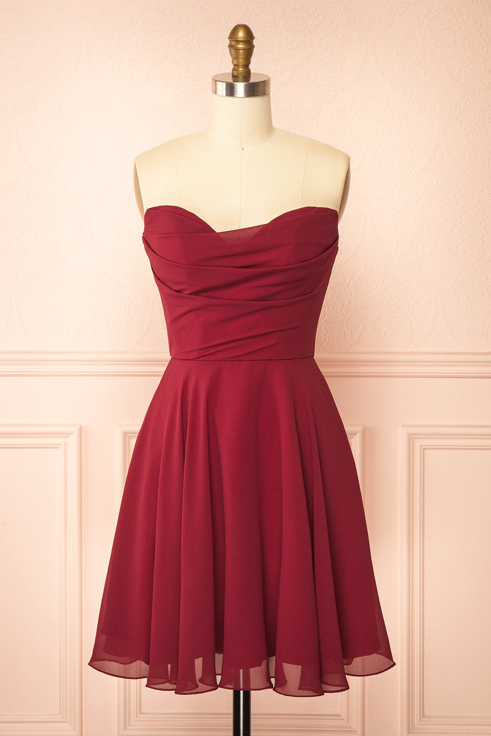 Tamy Burgundy | Short Chiffon Dress with Sweetheart Neckline