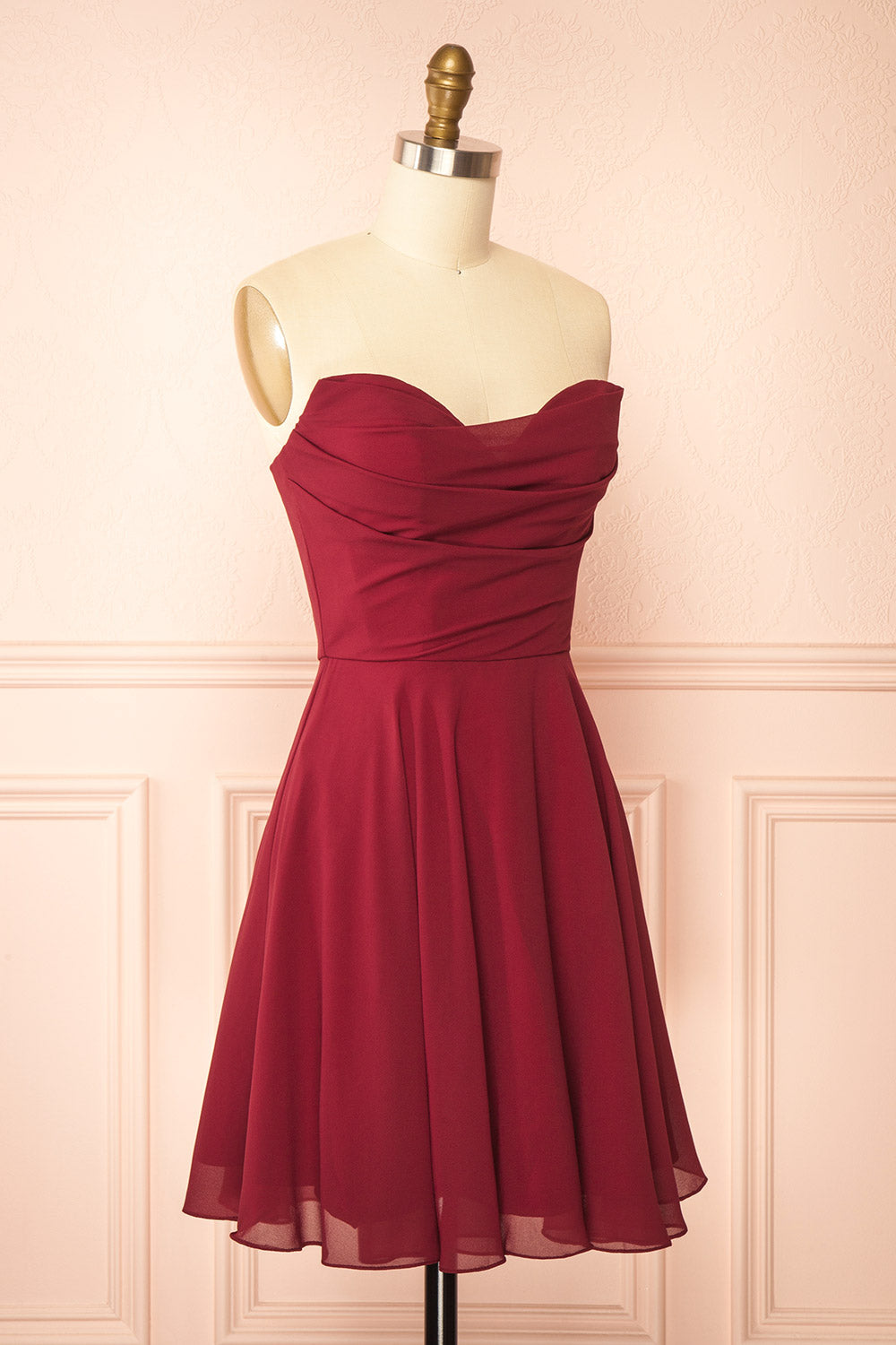 Tamy Burgundy | Short Chiffon Dress with Sweetheart Neckline
