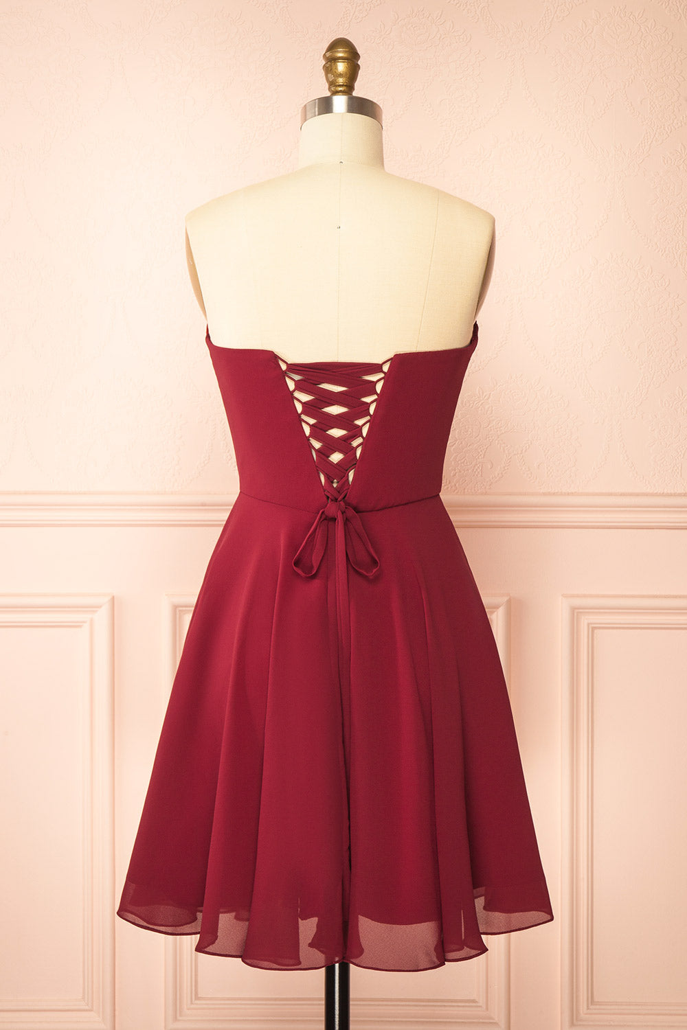 Tamy Burgundy | Short Chiffon Dress with Sweetheart Neckline