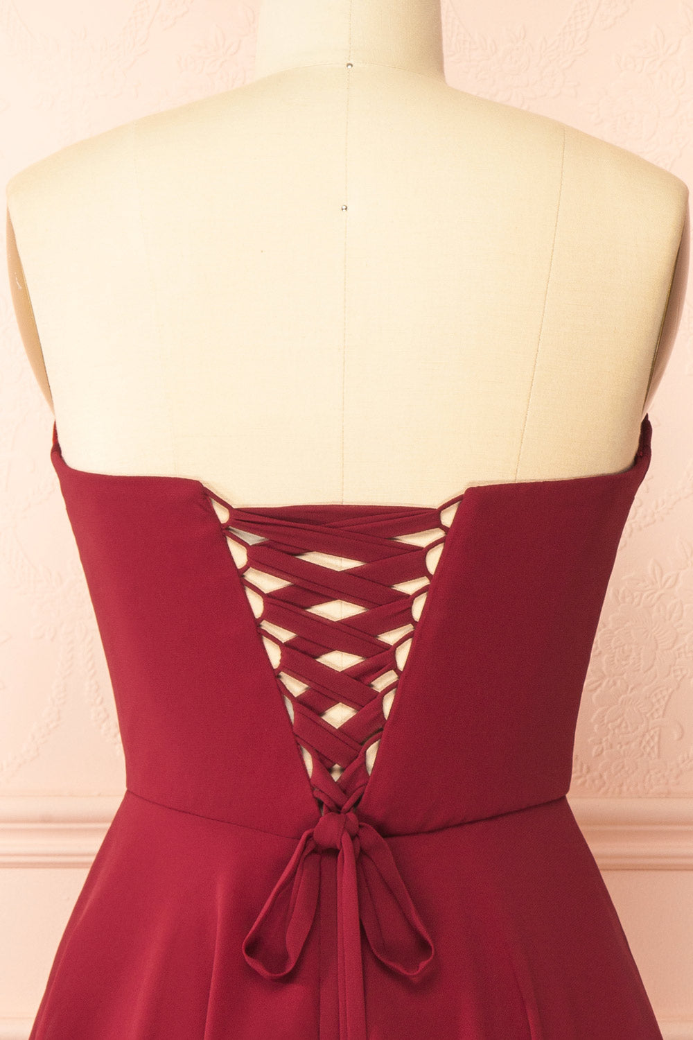 Tamy Burgundy | Short Chiffon Dress with Sweetheart Neckline