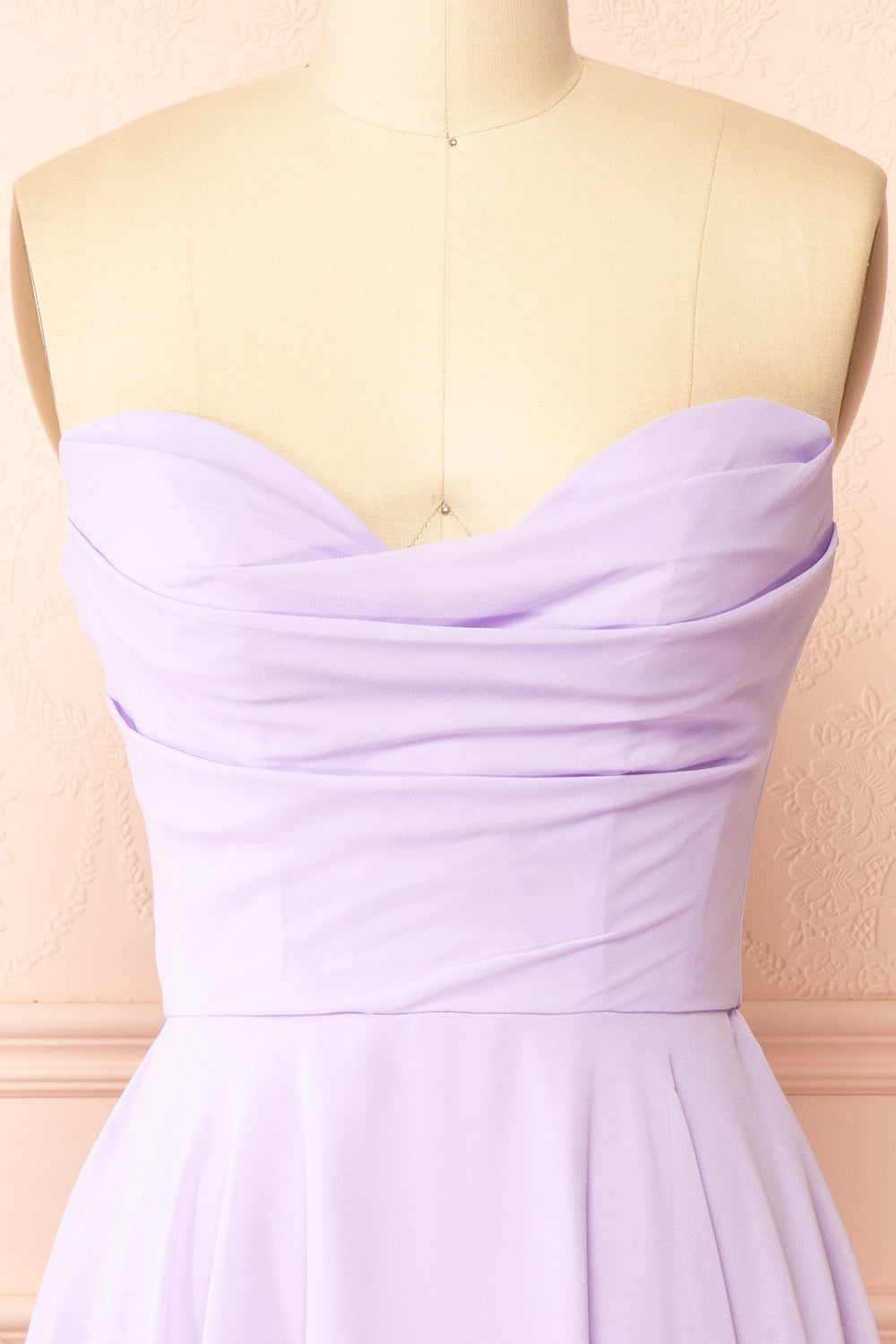 Tamy Lavender | Short Chiffon Dress with Sweetheart Neckline