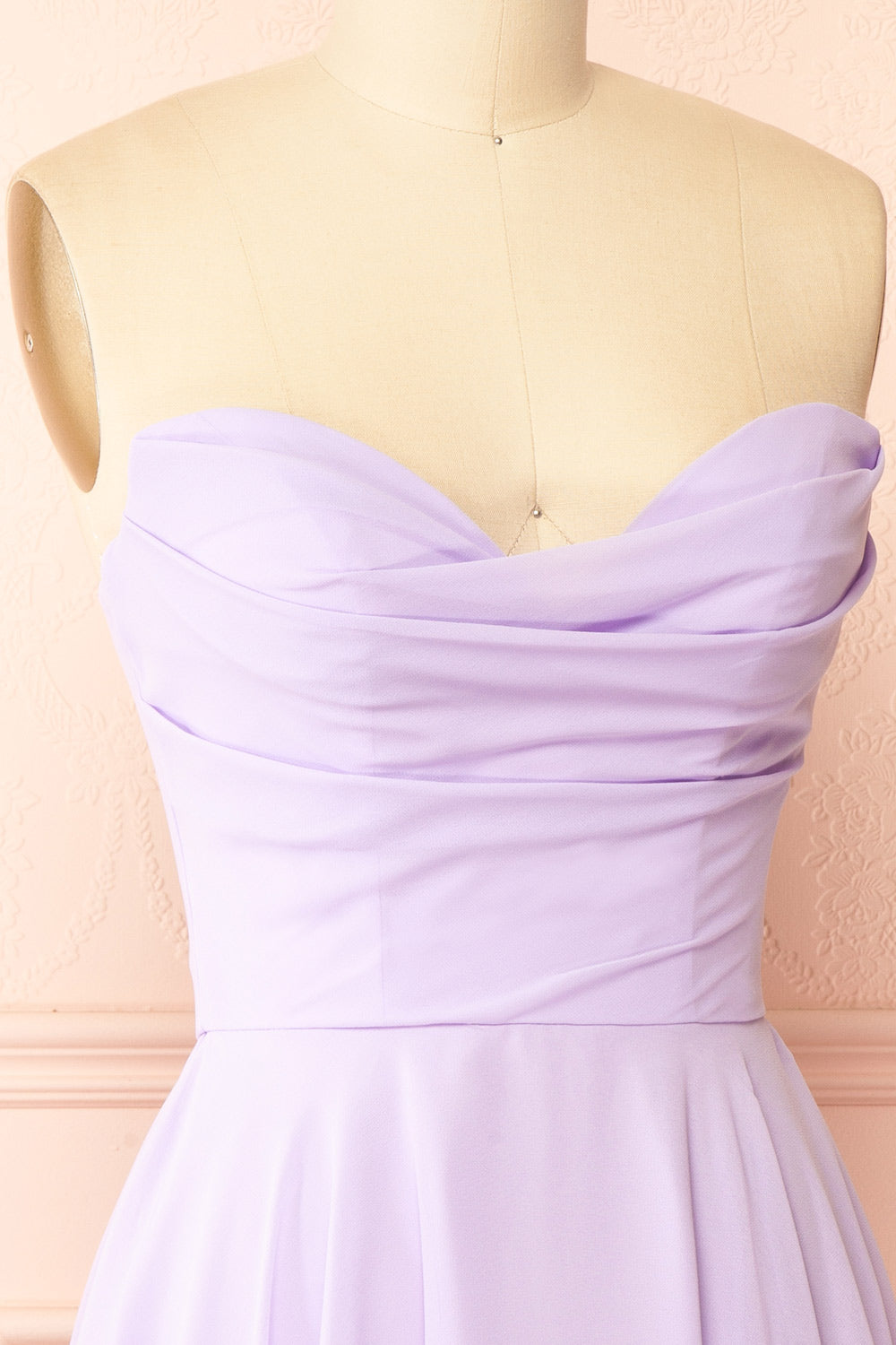 Tamy Lavender | Short Chiffon Dress with Sweetheart Neckline