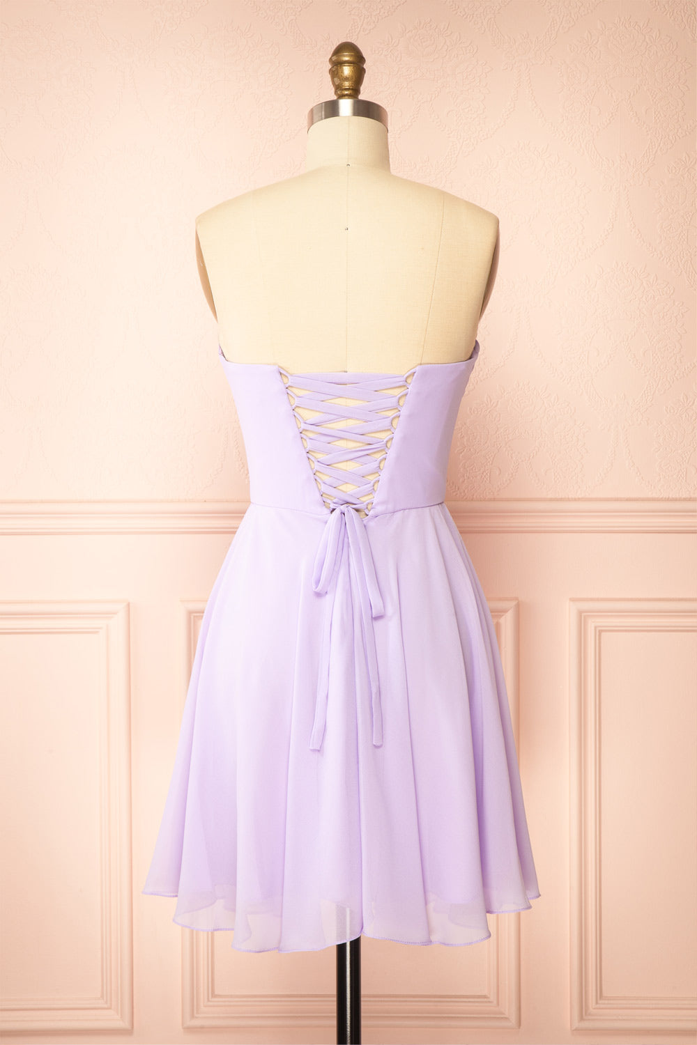 Tamy Lavender | Short Chiffon Dress with Sweetheart Neckline