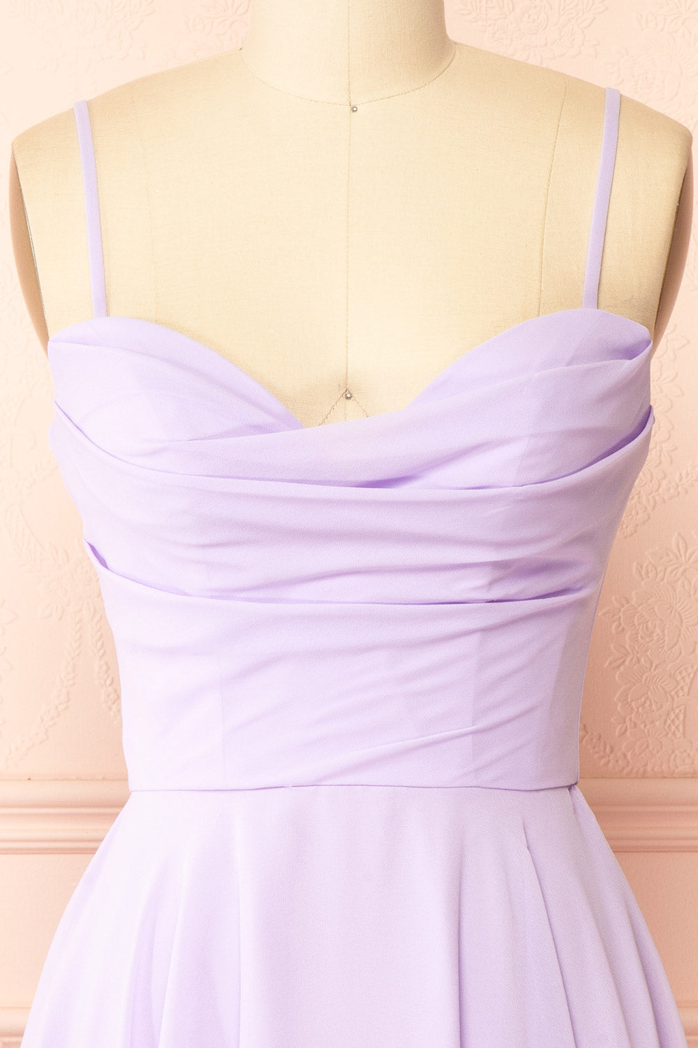 Tamy Lavender | Short Chiffon Dress with Sweetheart Neckline
