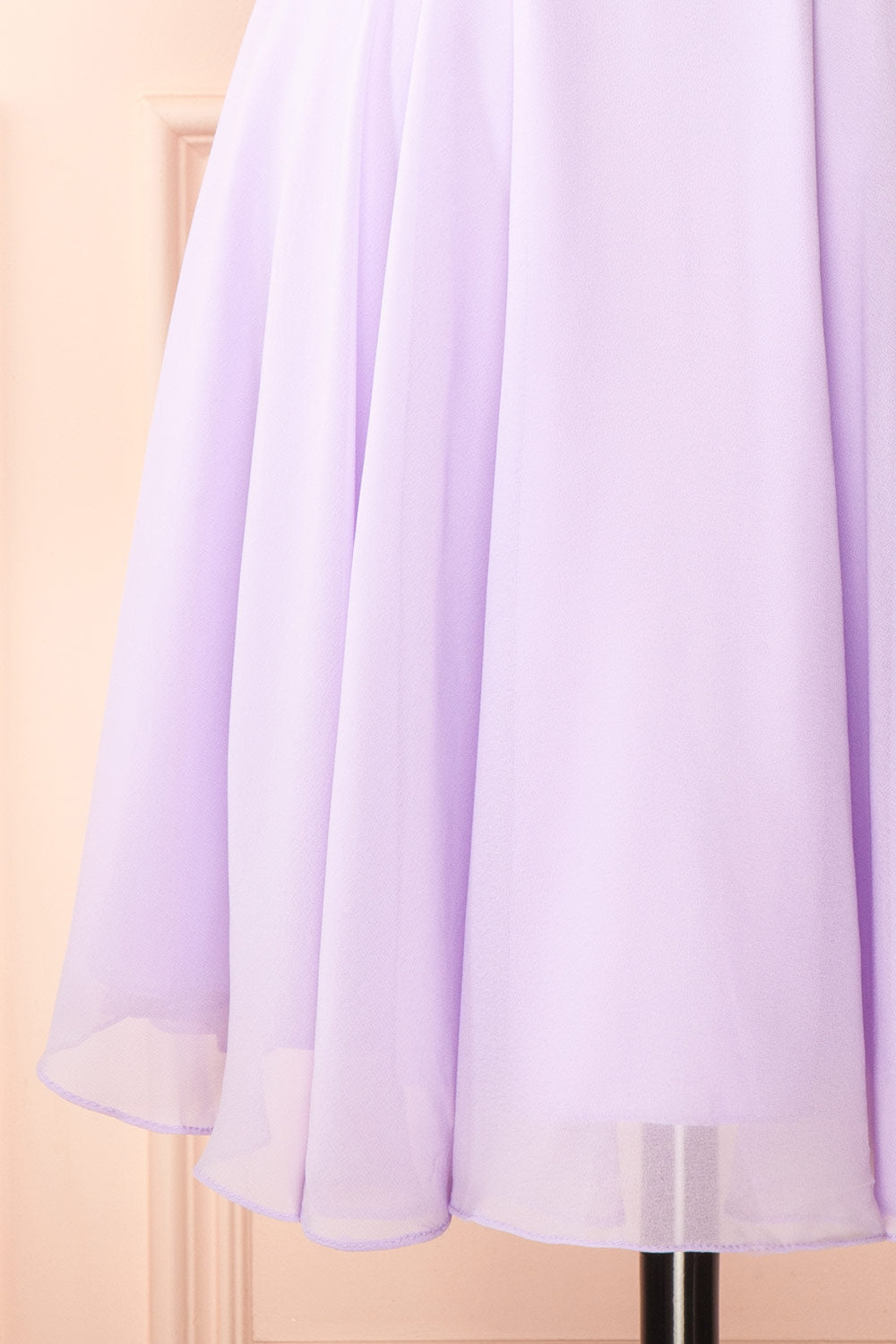 Tamy Lavender | Short Chiffon Dress with Sweetheart Neckline
