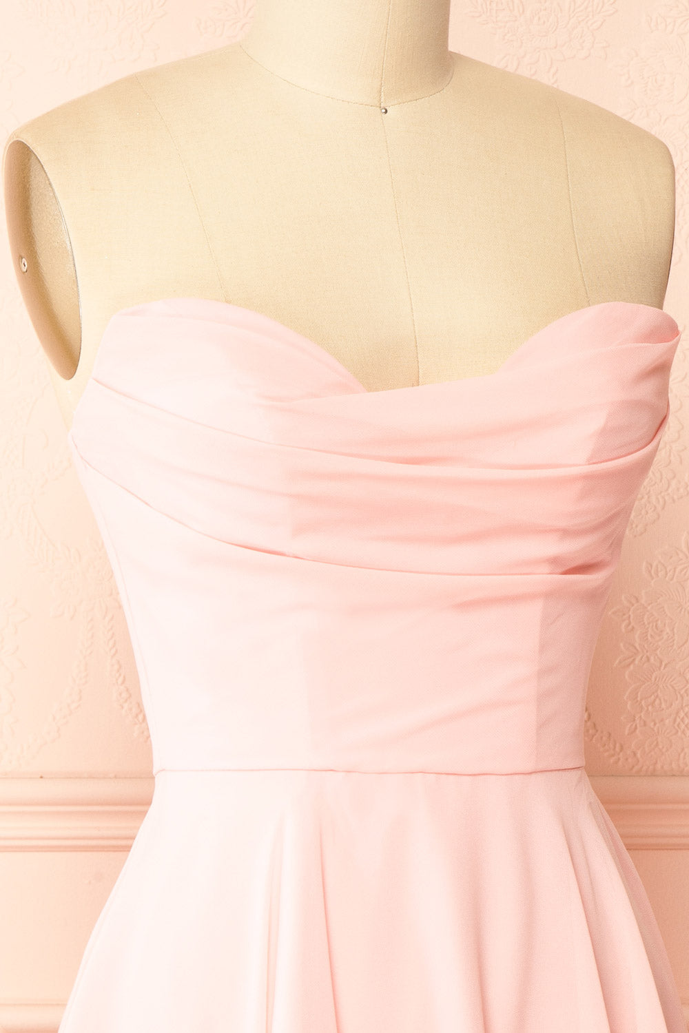 Tamy Pink | Short Chiffon Dress with Sweetheart Neckline