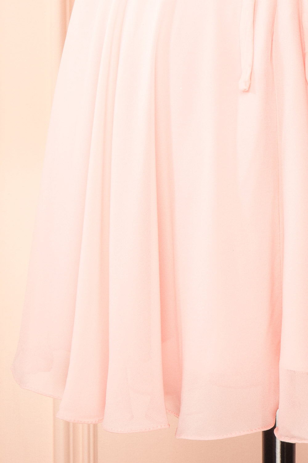 Tamy Pink | Short Chiffon Dress with Sweetheart Neckline
