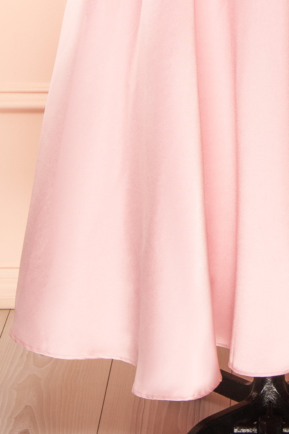 Thalya Blush | Long Satin Dress with Fitted Bodice and Pockets