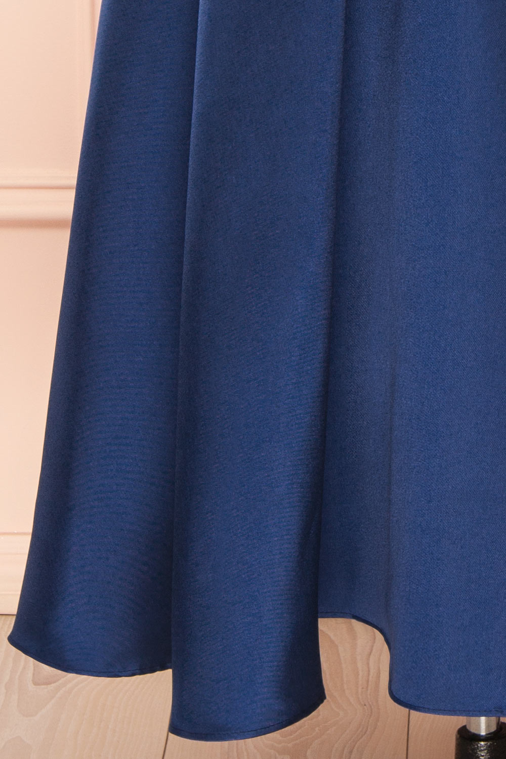 Thalya Navy | Long Satin Dress with Fitted Bodice and Pockets