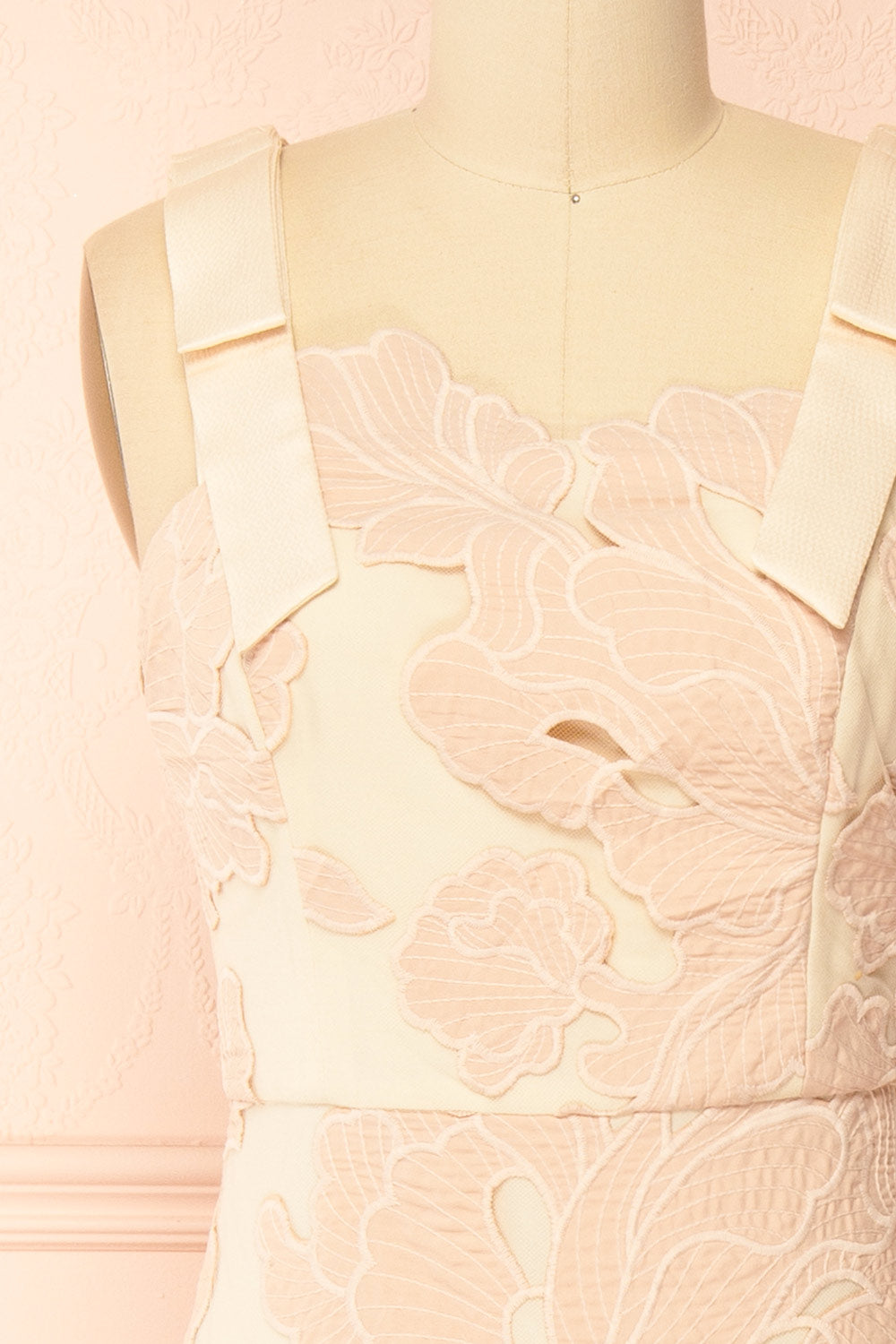 Tsumugi | Midi Dress with Floral Pattern