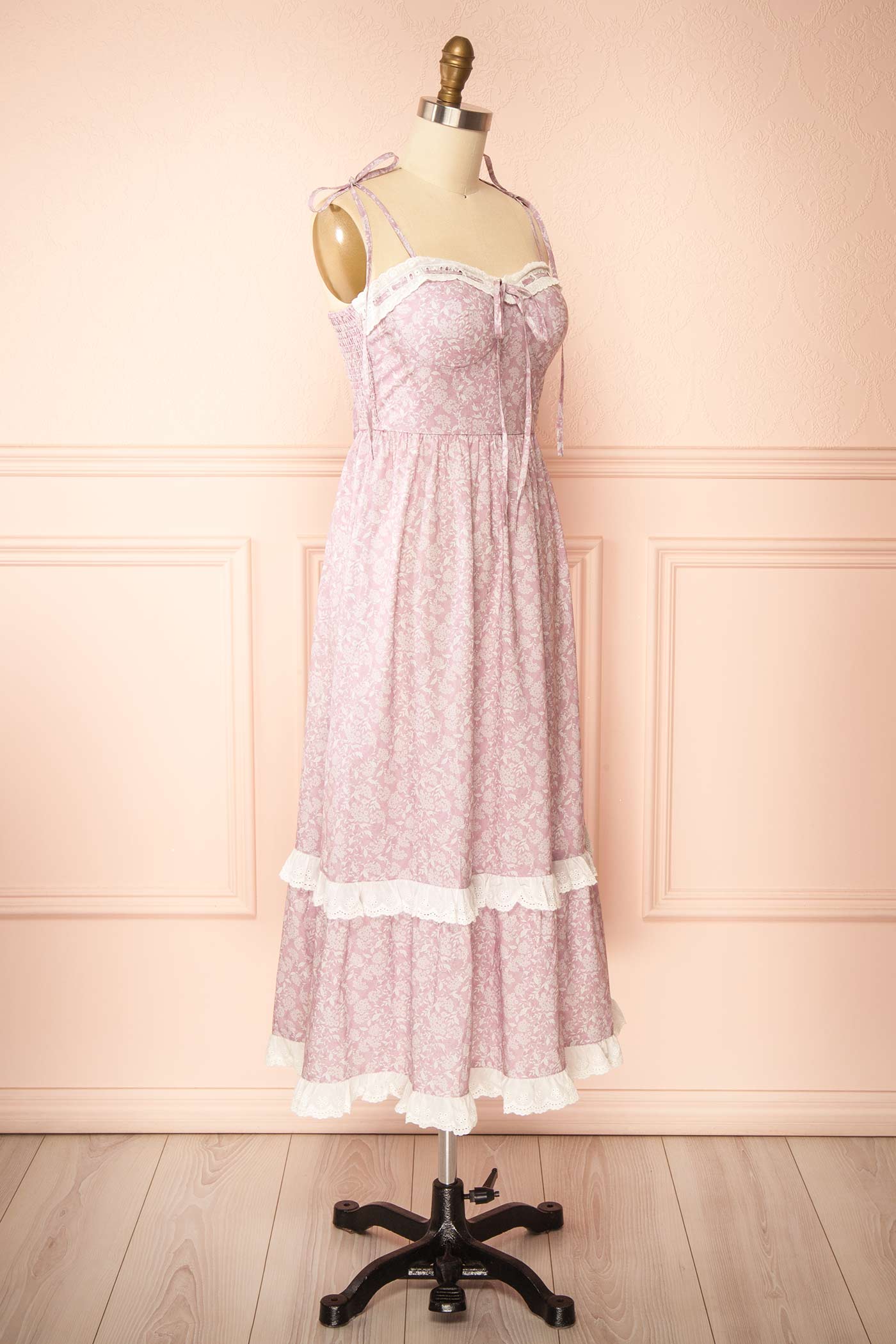 Uluria | Pink Floral Midi Dress with Sweetheart Neckline