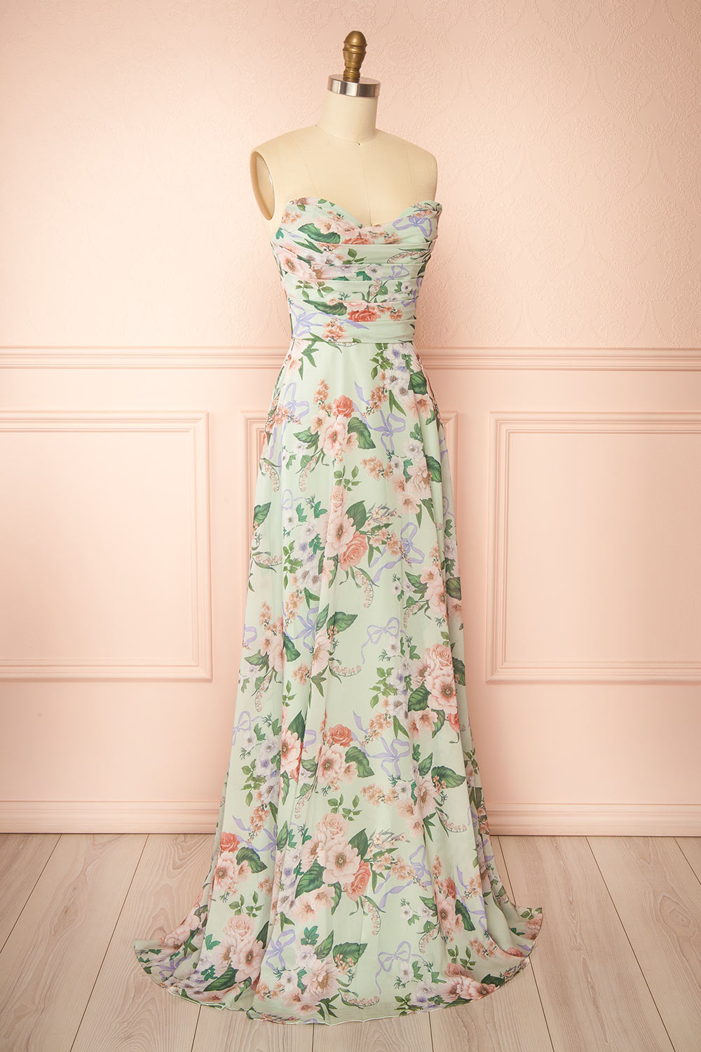Yujun | Maxi Floral with Sweetheart Neckline and Scarf