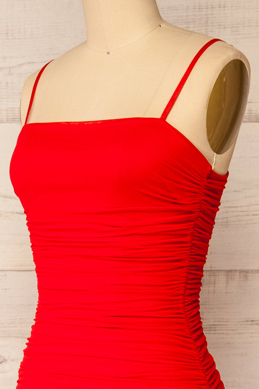 Yurtof Red | Fitted Ruched Midi Dress
