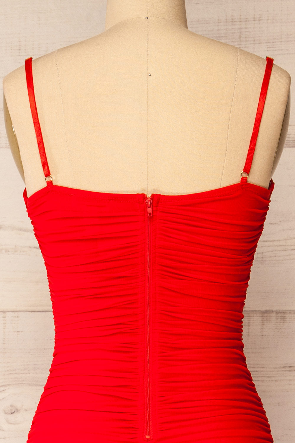 Yurtof Red | Fitted Ruched Midi Dress