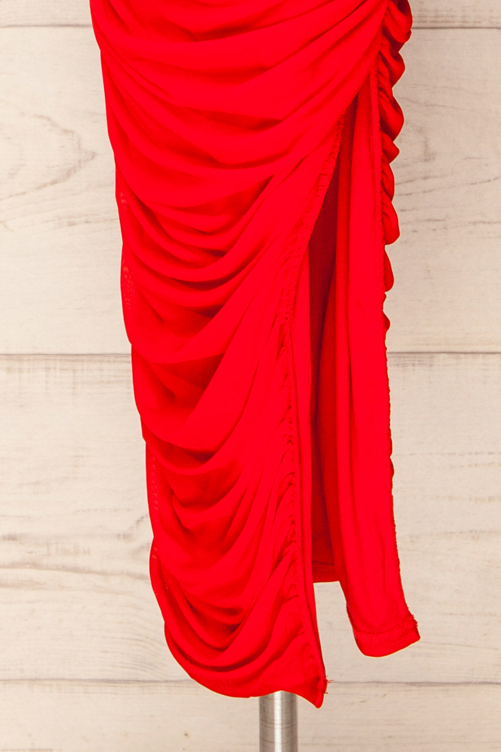Yurtof Red | Fitted Ruched Midi Dress