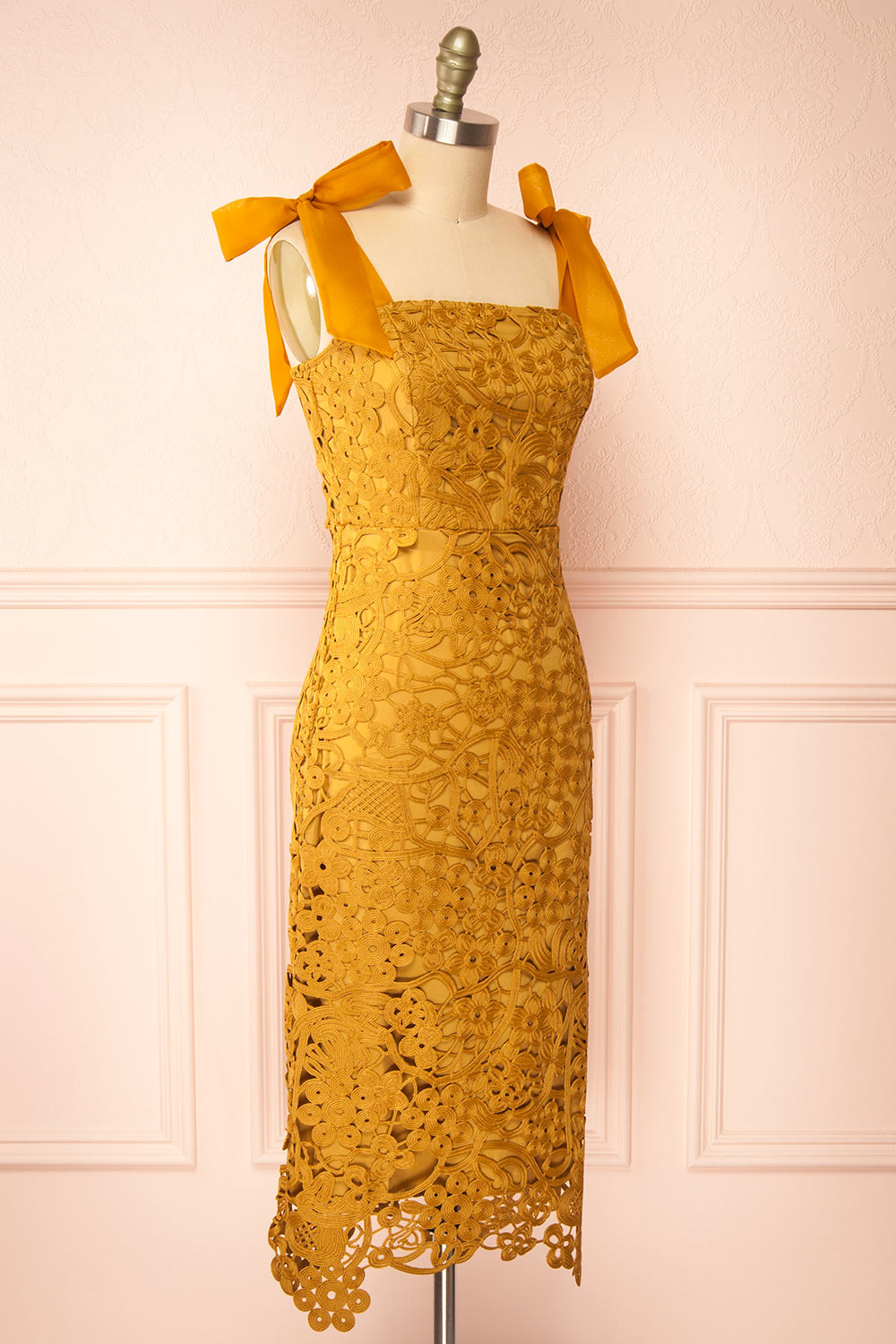 Zelly | Fitted Midi Mustard Crocheted Lace Dress