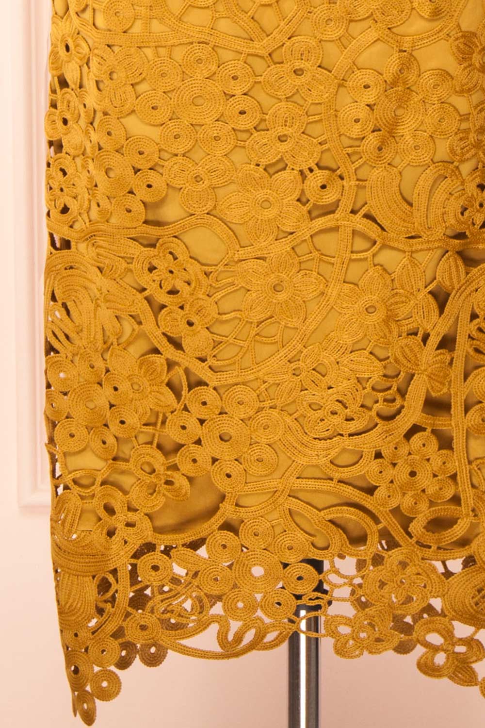 Zelly | Fitted Midi Mustard Crocheted Lace Dress